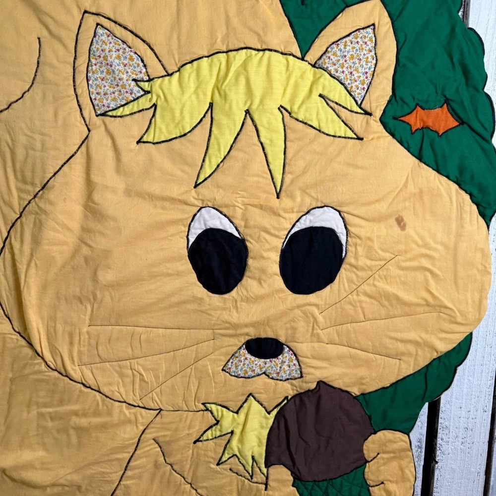 VTG Handmade Quilted Squirrel Acorn Quilt Blanket Kids 50x36 Toddlers Baby Throw